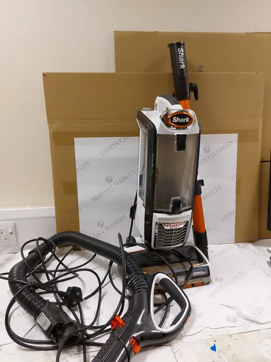 SHARK POWERED LIFT AWAY VACUUM CLEANER