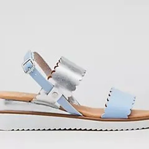 MODA IN PELLE NAVELLO SANDAL PALE BLUE SILVER SIZE 7