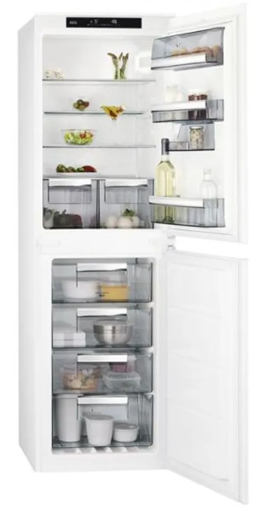 AEG INTEGRATED 50/50 FRIDGE FREEZER WHITE Model SCE818F6NS RRP £834