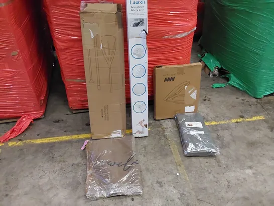 PALLET OF ASSORTED ITEMS INCLUDING: SAFETY GATE, TELESCOPIC PADDLE, WELCOME MAT, TOILET SEAT, MICROFIBER CLOTH 