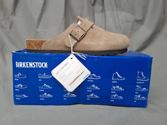 BOXED PAIR OF BIRKENSTOCK BOSTON BS SHOES IN GREY-GREEN UK SIZE 3