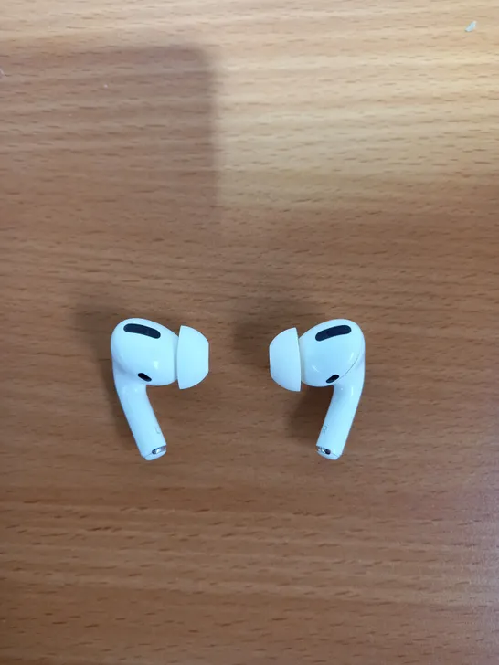 APPLE AIRPODS PRO