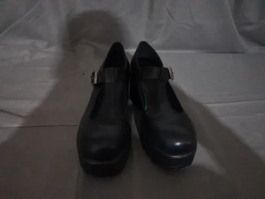 PAIR OF KOI BLOCK HEEL STRAP SHOES IN BLACK SIZE 7 