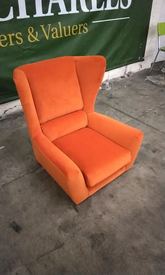 QUALITY DESIGNER LOUNGE CO ARMCHAIR IN BRIGHT ORANGE PLUSH FABRIC 