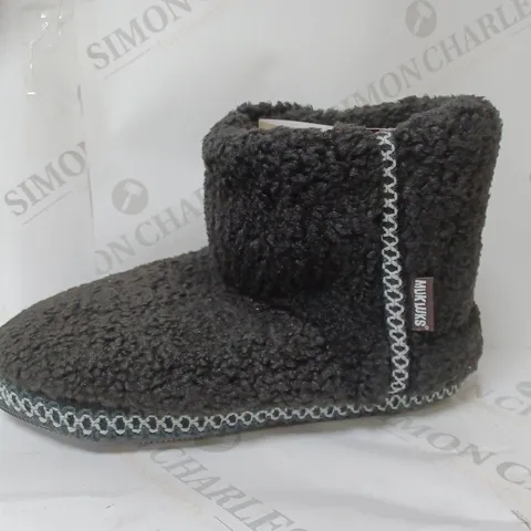 MUK LUKS FREJA SLIPPER BOOTS BLACK SIZE 9