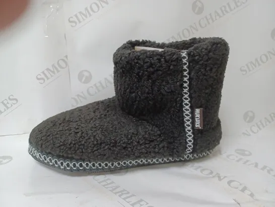 MUK LUKS FREJA SLIPPER BOOTS BLACK SIZE 9