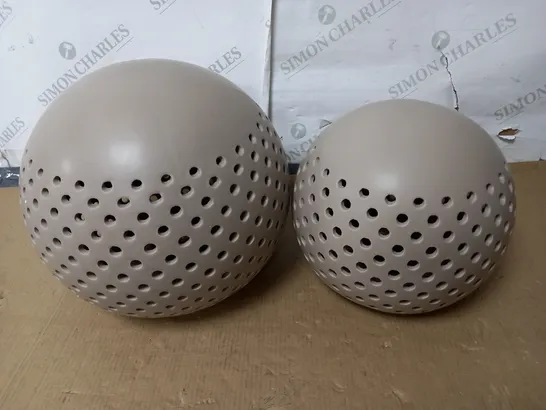 KELLY HOPPEN SET OF 2 INDOOR OUTDOOR ORBS 25CM AND 30CM IN TAUPE