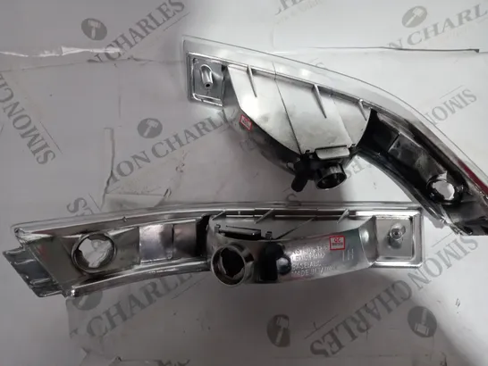 PAIR OF FRONT BUMPER SIGNAL LIGHT HOUSING FOR LEXS LS400 