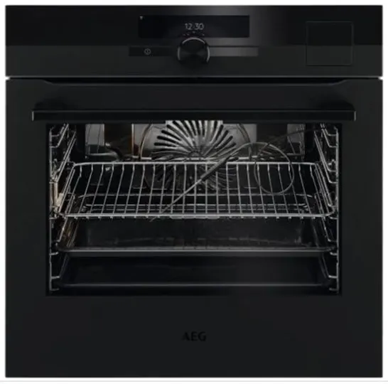 AEG 9000 STEAM PRO  INTEGRATED SINGLE ELECTRIC OVEN Model BSK999330T RRP £1750