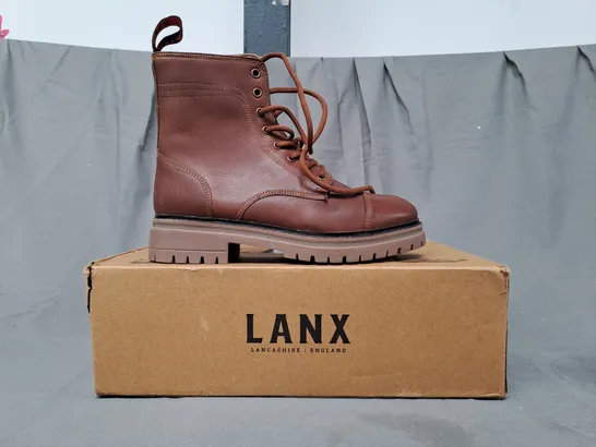 BOXED PAIR OF LANX DINCKLEY BOOTS IN BROWN UK SIZE 6.5