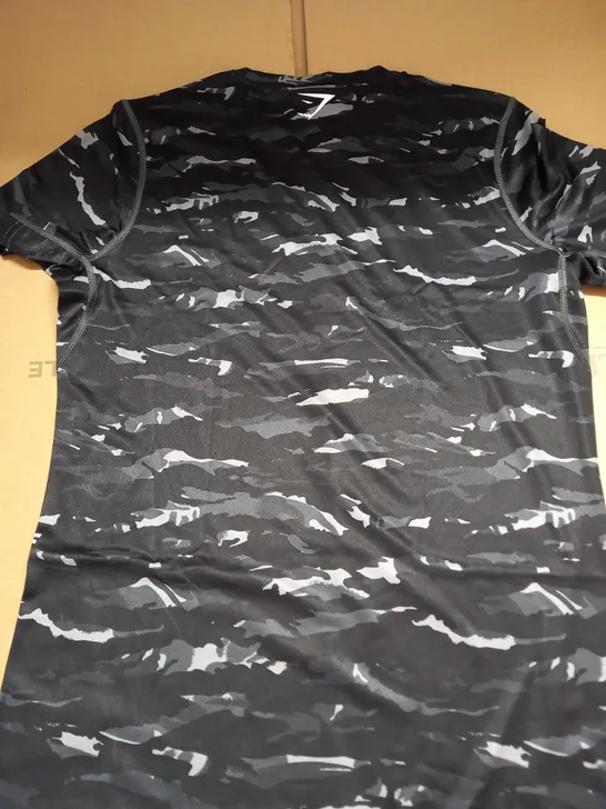 GYMSHARK CAMOUFLAGE T-SHIRT SIZE S