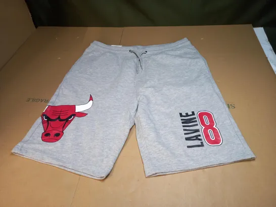 MENS FLEECED CHICAGO BULLS SHORTS SIZE UNSPECIFIED