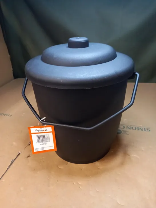 INGLEWOOD BLACK PLASTIC COAL/SAND BUCKET