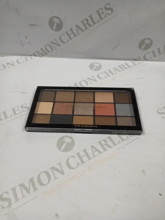 REVOLUTION RELOADED HYPNOTIC SHADOW PALETTE