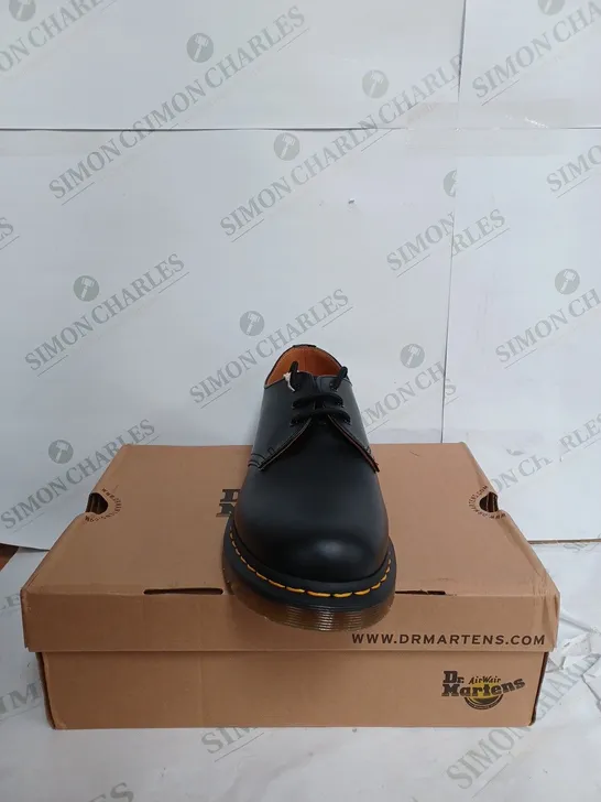 DR. AIRWAIR MARTENS STEEL TOE CAPS IN BLACK - UK 8