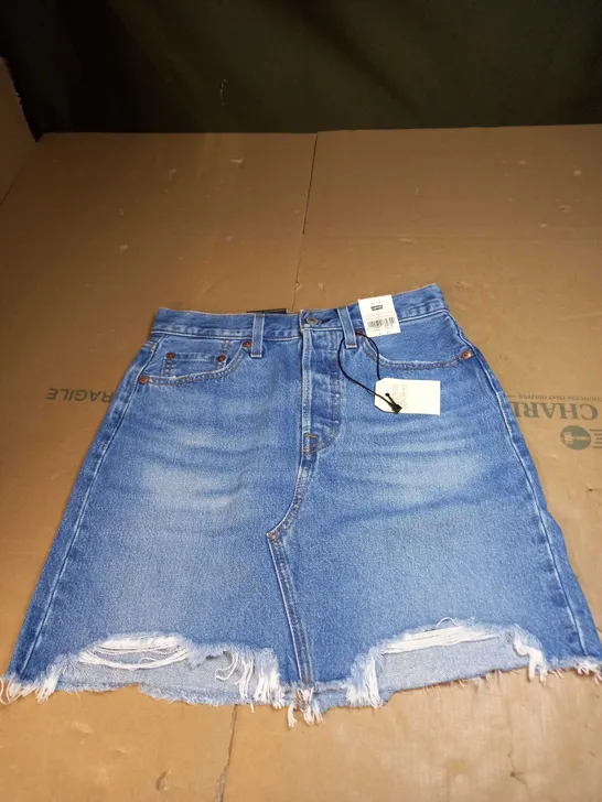 LEVIS HIGH RISE DECONSTRUCTED SKIRT SIZE 27