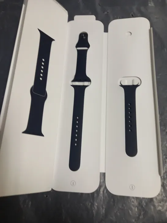 APPLE WATCH SERIES 7 41MM WATCH AND STRAP - MIDNIGHT ALUMINIUM