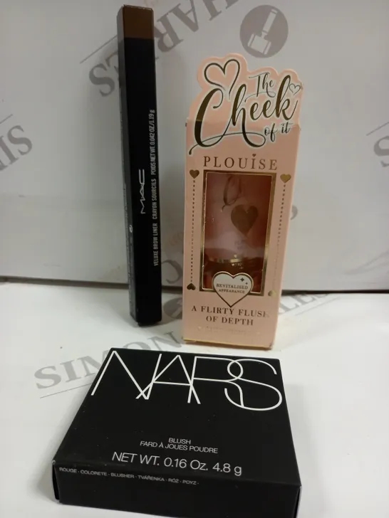 3 ASSORTED ITEMS TO INCLUDE MAC PENCIL NARS BLUSH & PLOUISE LIQUID BRONZER