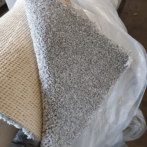 ROLL OF QUALITY EMPEROR PLATINUM CARPET // SIZE: APPROXIMATELY 4 X 2.6m