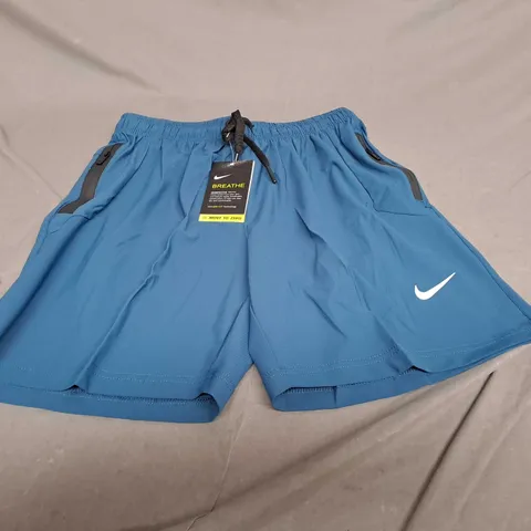 NIKE DRI-FIT SHORTS SIZE M