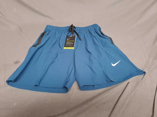 NIKE DRI-FIT SHORTS SIZE M