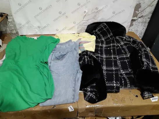 BOX OF ASSORTED WOMENS CLOTHING TO INCLUDE COATS, TOPS, JEANS ETC