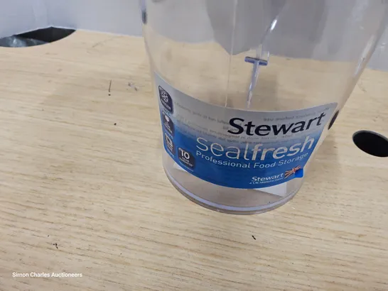 APPROXIMATELY 12 STEWART SEALFRESH 0.5L SERVING JUGS WITH LID CLEAR ( 2 BOXES )