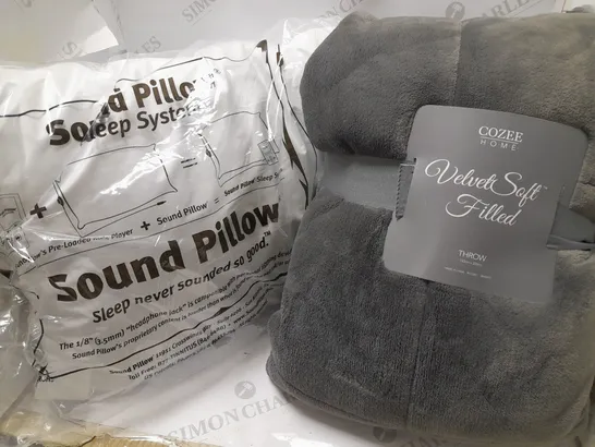 LOT OF 2 HOUSEHOLD ITEMS TO INCLUDE COZEE HOME VELVET SOFT GREY THROW & SOUND PILLOW SLEEP SYSTEM 