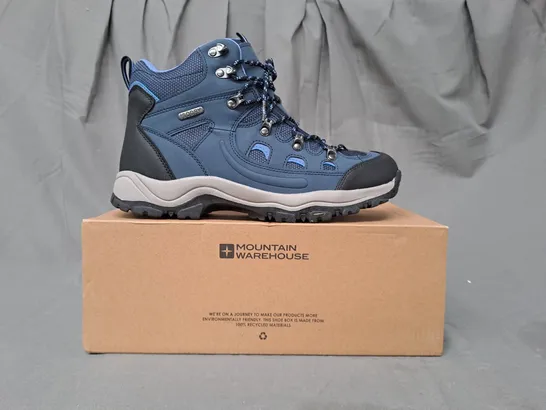 BOXED PAIR OF MOUNTAIN WAREHOUSE ADVENTURER WATERPROOF WALKING BOOTS IN NAVY UK SIZE 8