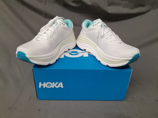 BOXED PAIR OF HOKA GAVIOTA SHOES IN WHITE/SEA FOAM/CYAN/BRONZE UK SIZE 4.5