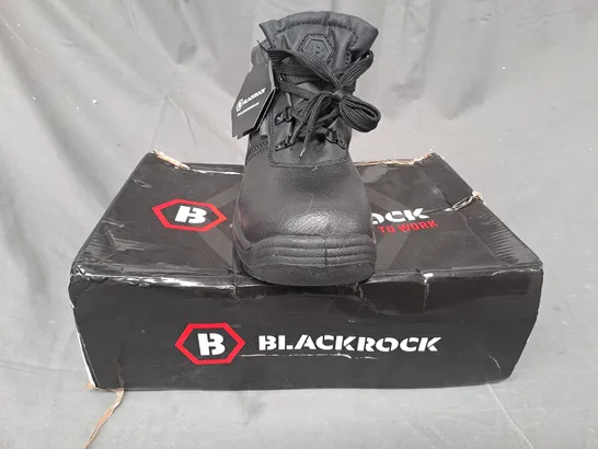 BOXED PAIR OF BLACKROCK CHUKKA BOOTS IN BLACK UK SIZE 6