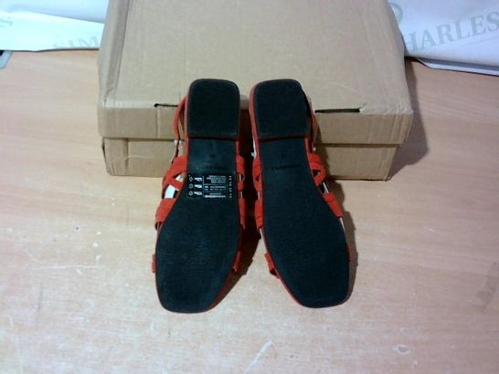 BOXED PAIR OF VAGABOND SIZE 36