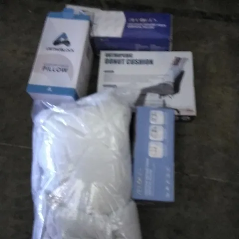 PALLET OF ASSORTED HOUSEHOLD GOODS TO INCLUDE CONTOUR CERVICAL PILLOW, DONUT CUSHION, AND MEMORY FOAM PILLOW ETC. 