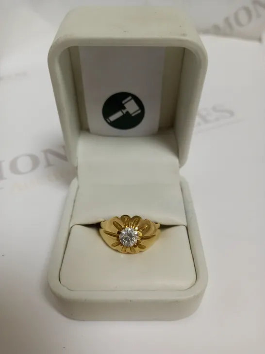 DESIGNER 18CT YELLOW GOLD GENT'S RING SET WITH A DIAMOND WEIGHING +-0.90CT