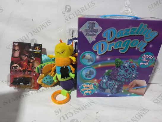 BOX OF APPROXIMATELY 10 ASSORTED TOYS AND GAMES TO INCLUDE DAZZLING DRAGON, LAMAZE FREDDIE THE FIREFLY, JAKKS INCREDIBLES 2 POLICE CAR, ETC