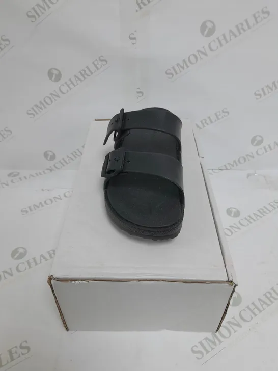 BOXED PAIR OF SKETCHERS ARCH FIT FOAMIES BLACK SIZE 5 SANDAL 