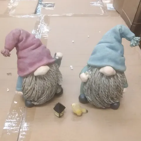 BOXED PAIR OF LED GNOMES FIGURES