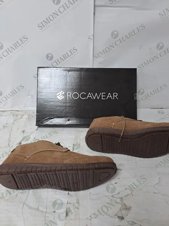 APPROXIMATELY 10 PAIRS  OF ROCAWEAR TAN LACE SHOES IN VARIOUS SIZES 