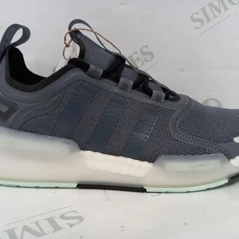 ADIDAS NMD V3 IN LIGHT GREY - UK 5