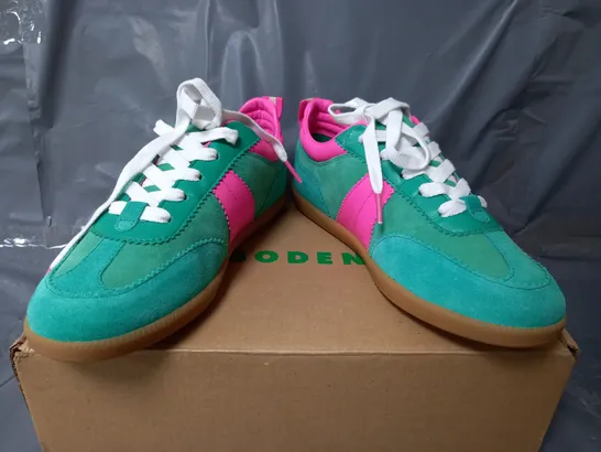 BOXED PAIR OF BODEN LACE UP TRAINERS IN GREEN/PINK - SIZE 37