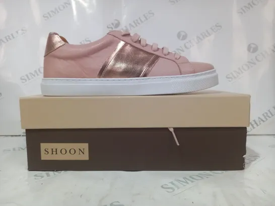 BOXED PAIR OF SHOON LACE UP TRAINERS IN PINK/METALLIC ROSE GOLD SIZE 6