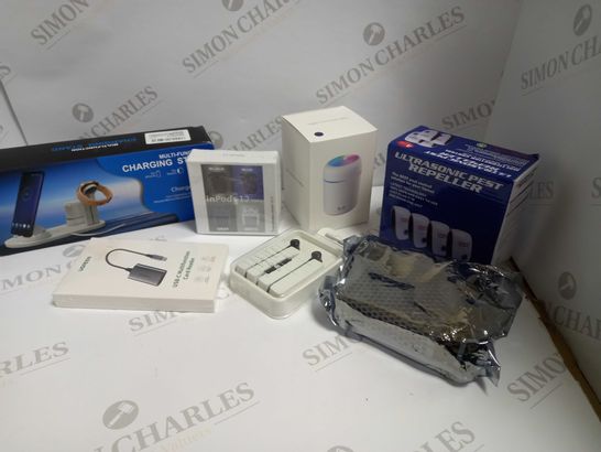 LOT OF 7 ASSORTED ELECTRICAL ITEMS, TO INCLUDE CHARGING STATION, EARPHONES, HUMIDIFIER, ETC