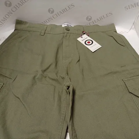 LAMBRELLA KHAKI GREEN DENIM SHORTS - SIZE 34W 