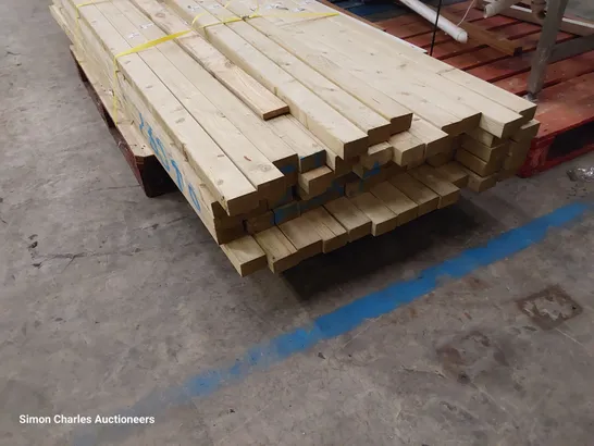 PALLET OF APPROXIMATELY 60 LENGTHS OF C16 TIMBER 45 × 70 × 2400