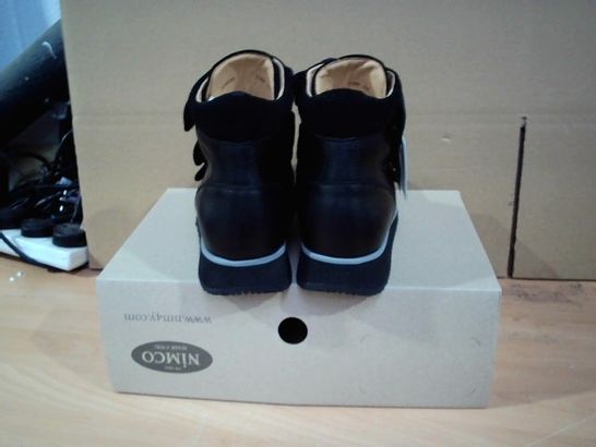 BOXED PAIR OF NIMCO BLACK SHOES SIZE 8 