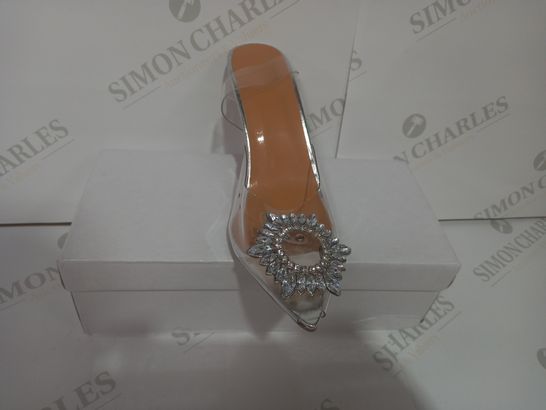 BOXED PAIR OF DESIGNER WOMENS HEELS IN CLEAR WITH JEWELLED EFFECT EU SIZE 38