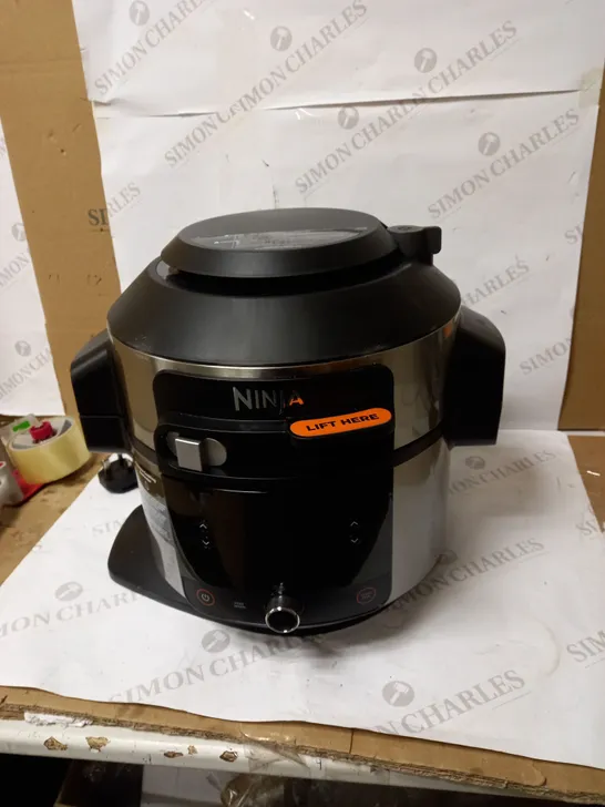 NINJA FOODI SMARTLID MULTI-COOKER