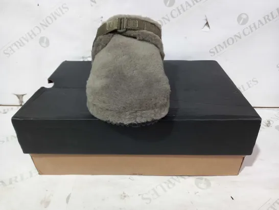 BOXED PAIR OF UGG SLIPPERS IN OLIVE UK SIZE 7