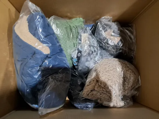 BOX OF APPROXIMATELY 10 ASSORTED CLOTHING ITEMS IN VARIOUS STYLES, COLOURS AND SIZES