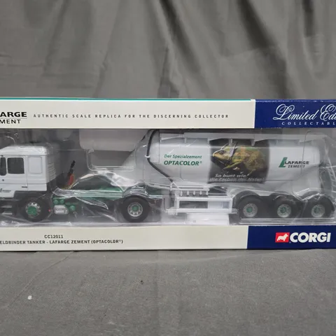 CORGI CC12011 MAN FELDBINDER - LAFARGE ZEMENT - SCALE 1:50